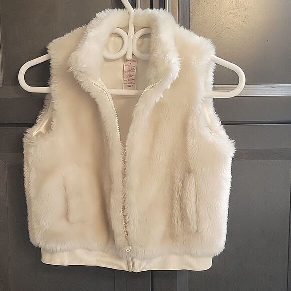 Gymboree Faux Fur Vest - Picture 2 of 5